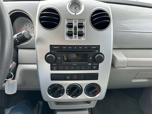 Used 2008 Chrysler PT Cruiser FWD image 18