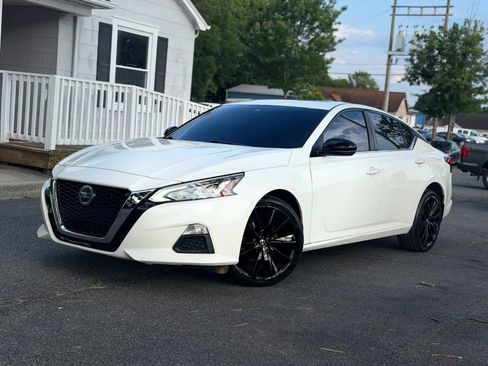 Used 2020 Nissan Altima 2.5 SR w/ Premium Package AWD/4WD image 2