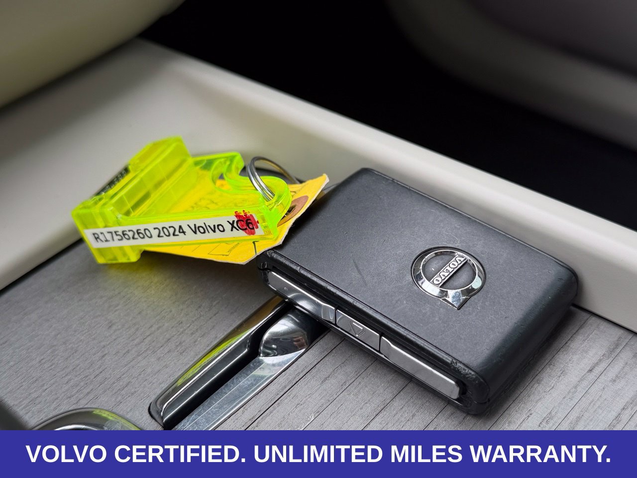 Certified 2024 Volvo XC60 B5 Plus w/ Protection Package Premier AWD/4WD image 34