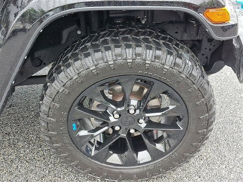 Used 2021 Jeep Wrangler Unlimited Sahara w/ Cold Weather Group image 8