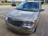 Used 2009 Chrysler Town & Country Limited w/ Trailer Tow Group image 2