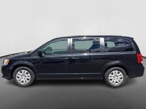 Used 2019 Dodge Grand Caravan SE w/ UConnect Hands-Free Group image 8