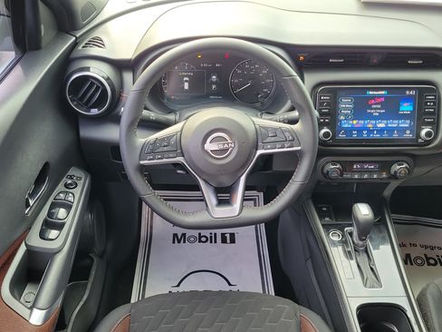 Certified 2023 Nissan Kicks SR FWD image 16