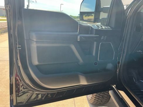 Used 2021 Ford F250 Lariat w/ Lariat Ultimate Package AWD/4WD image 8