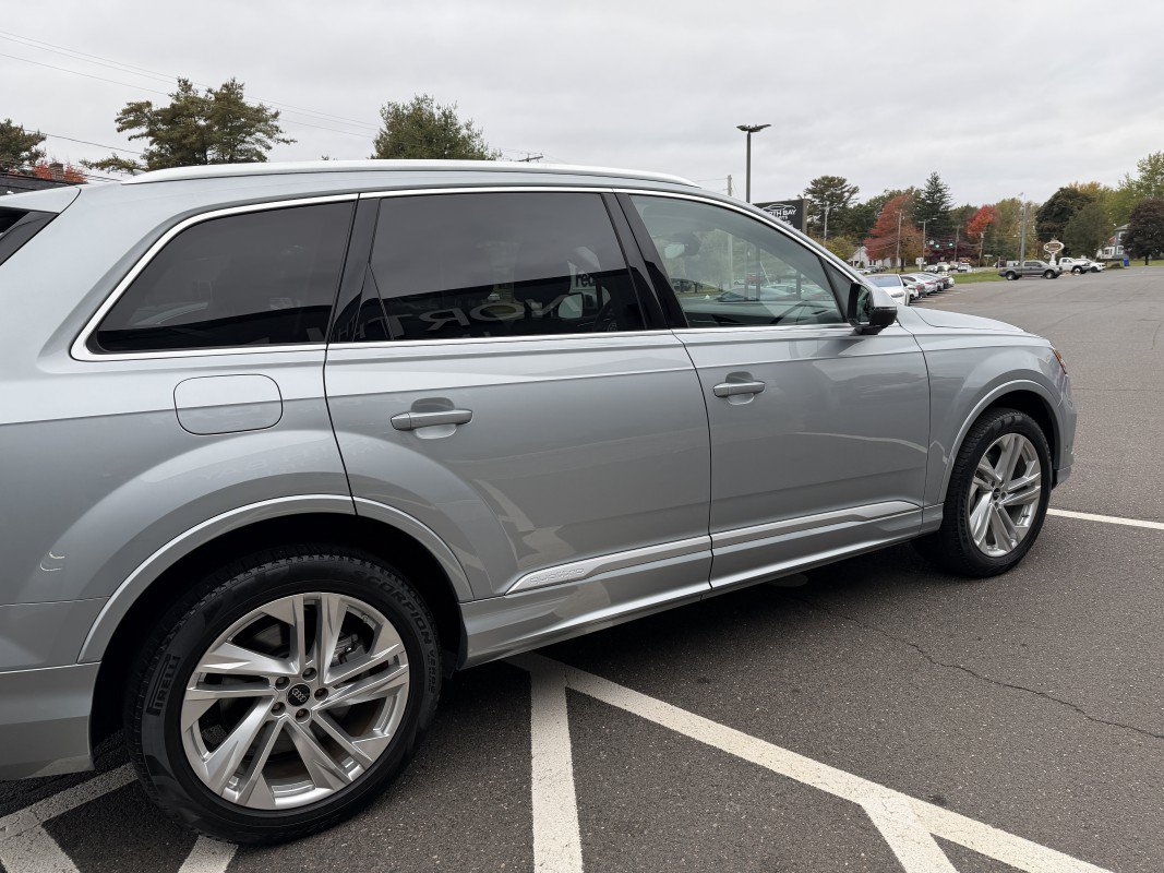Used 2023 Audi Q7 2.0T Premium w/ Convenience Package AWD/4WD image 7
