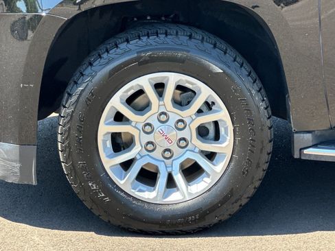Used 2017 GMC Yukon SLT AWD/4WD image 26