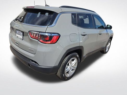 Used 2023 Jeep Compass Latitude AWD/4WD image 5