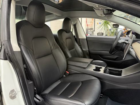 Used 2019 Tesla Model 3 image 18
