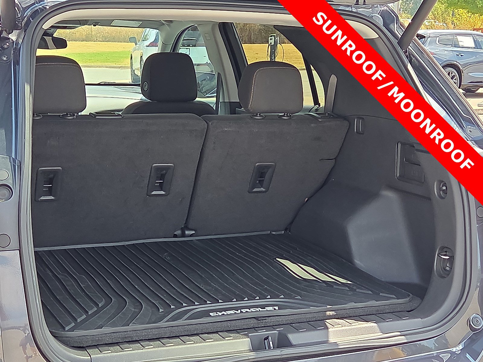 Used 2023 Chevrolet Equinox LT FWD image 9