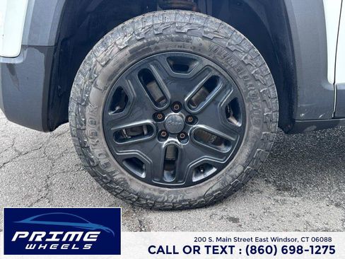 Used 2015 Jeep Renegade Trailhawk w/ Premium Leather Group AWD/4WD image 22