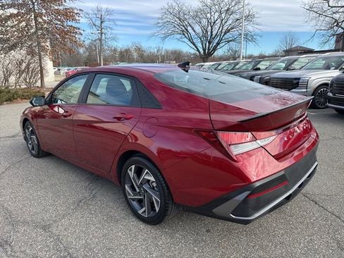 Certified 2025 Hyundai Elantra Sport w/ Cargo Package image 20