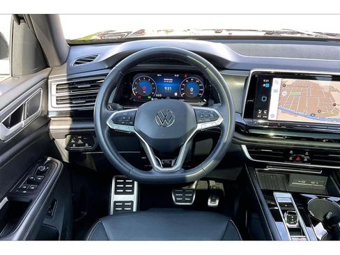 Used 2025 Volkswagen Atlas Cross Sport SEL R-Line AWD/4WD image 5