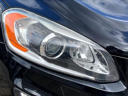 Used 2016 Volvo XC60 T6 R-Design image 25