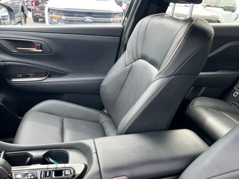 Used 2025 Toyota Crown Signia AWD/4WD image 9
