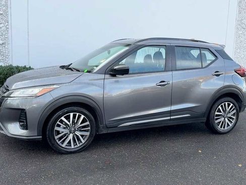 Certified 2024 Nissan Kicks SR image 2