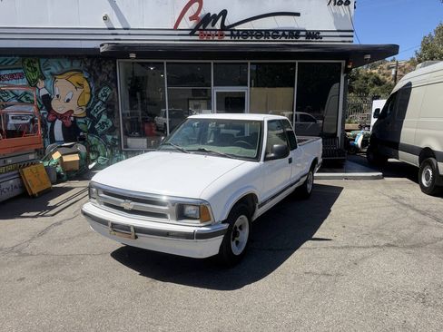 Used 1994 Chevrolet S10 Pickup LS RWD image 1