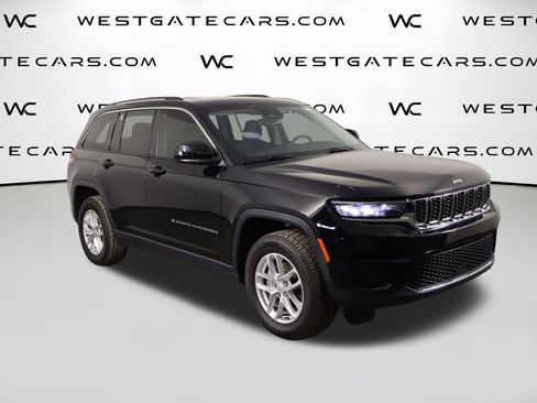 Used 2023 Jeep Grand Cherokee Laredo w/ Luxury Tech Group I AWD/4WD image 50