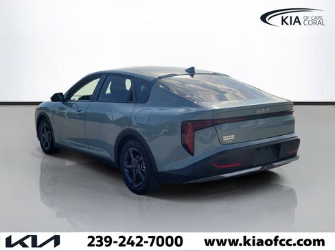 New 2025 Kia K4 FWD image 4