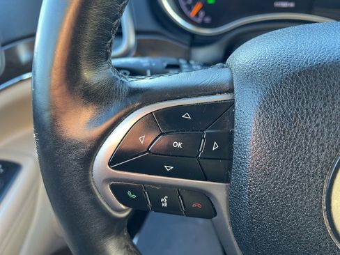 Used 2018 Jeep Grand Cherokee Limited image 15