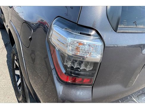 Used 2022 Toyota 4Runner TRD Off-Road image 29