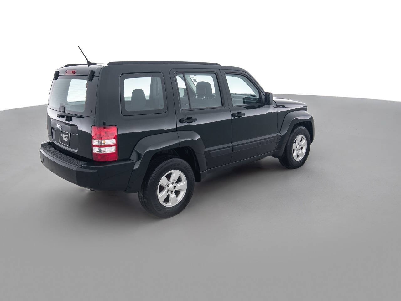 Used 2012 Jeep Liberty Sport AWD/4WD image 5