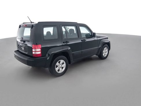 Used 2012 Jeep Liberty Sport AWD/4WD image 5