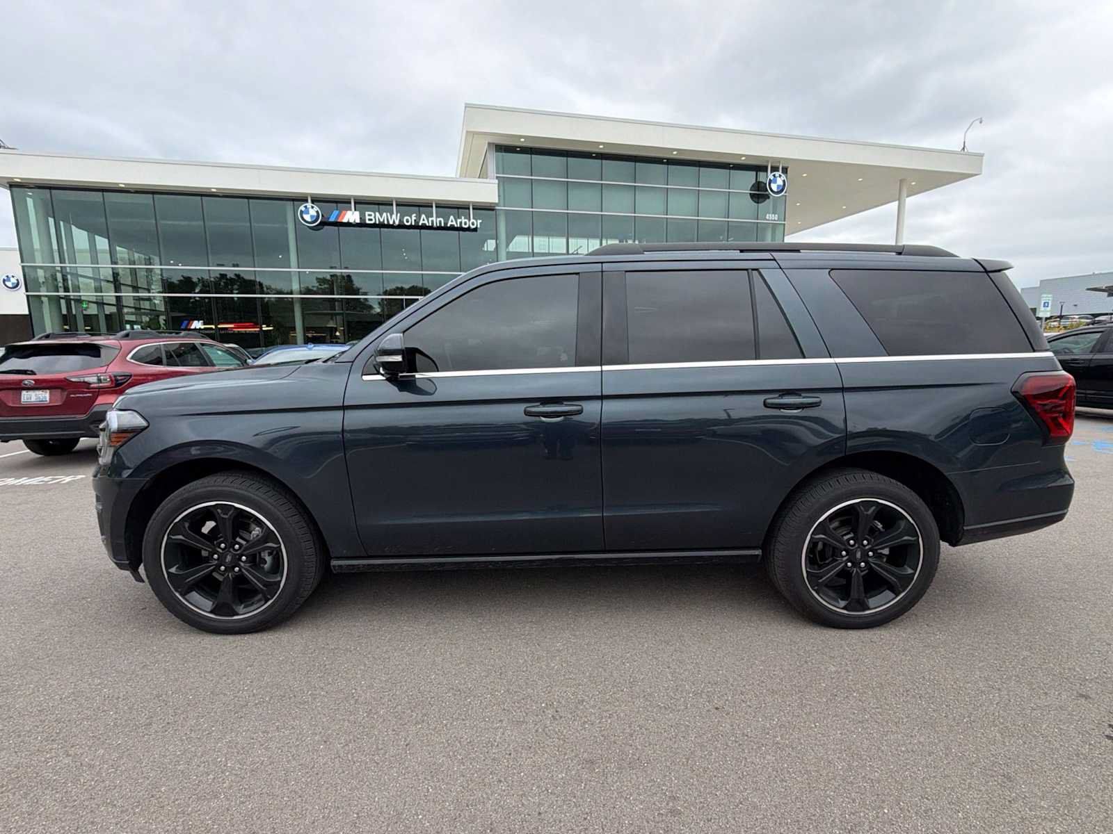 Used 2023 Ford Expedition Limited AWD/4WD image 7