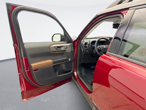 Used 2025 Ford Bronco Sport Outer Banks w/ Outer Banks Tech Package+ image 9