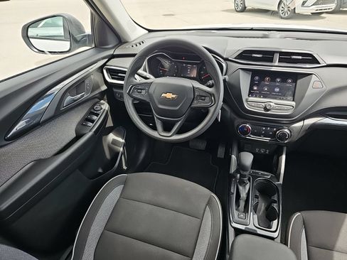 Used 2023 Chevrolet TrailBlazer LS FWD image 24