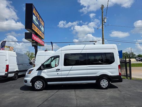 Used 2025 Ford Transit 350 XLT image 4