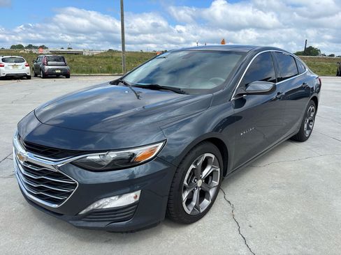 Used 2021 Chevrolet Malibu LT FWD image 8