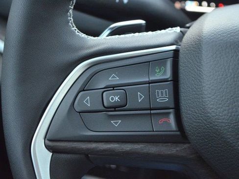 New 2025 Jeep Grand Cherokee Limited w/ Luxury Tech Group II image 17