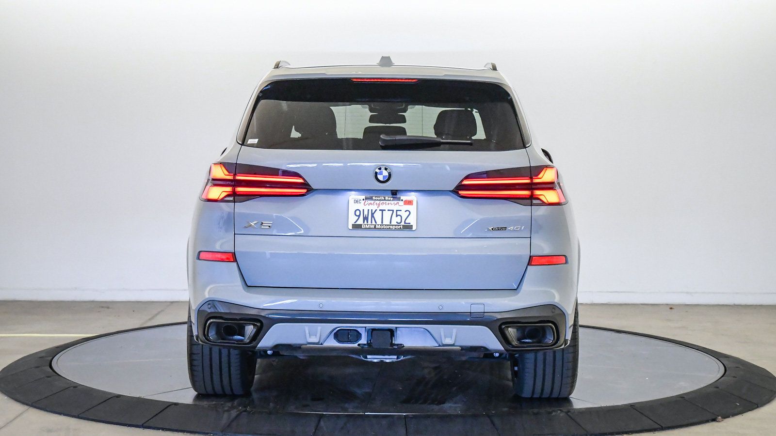 Used 2026 BMW X5 xDrive40i w/ M Sport Package AWD/4WD image 3