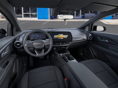 New 2025 Chevrolet Equinox EV LT image 17