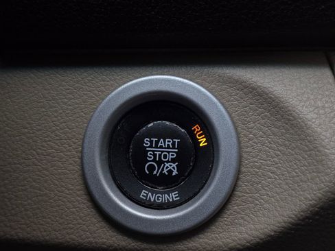 Used 2015 RAM 3500 Laramie Longhorn image 37