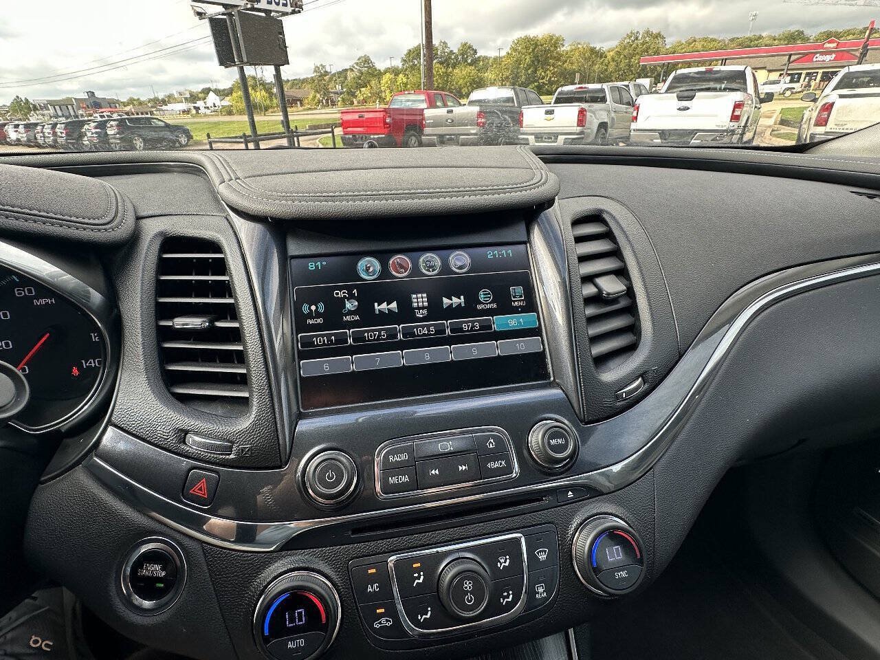 Used 2019 Chevrolet Impala LT w/ LT Convenience Package FWD image 13