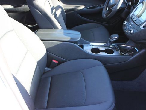 Used 2024 Chevrolet Malibu LT image 19