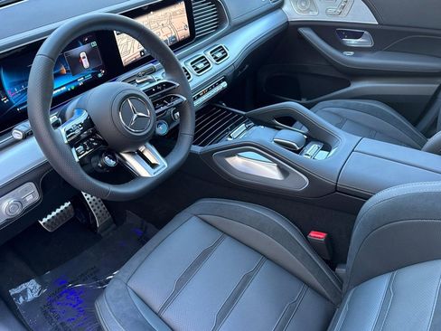 Used 2025 Mercedes-Benz GLE 53 AMG 4MATIC image 3