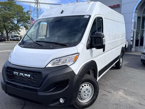 Used 2025 RAM ProMaster 3500 w/ Convenience Group image 3