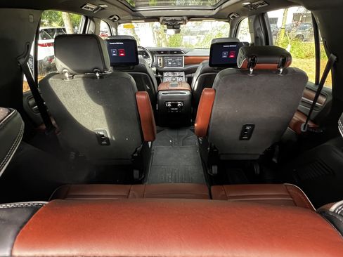 Used 2023 GMC Yukon Denali Ultimate AWD/4WD image 55