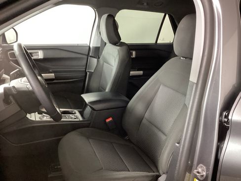 Used 2024 Ford Explorer XLT AWD/4WD image 17