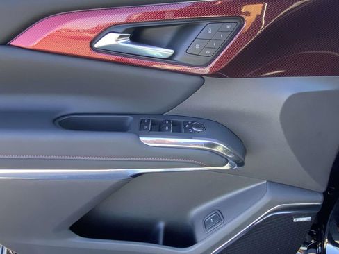 New 2026 Chevrolet Traverse RS w/ LPO, Floor Liner Package FWD image 16