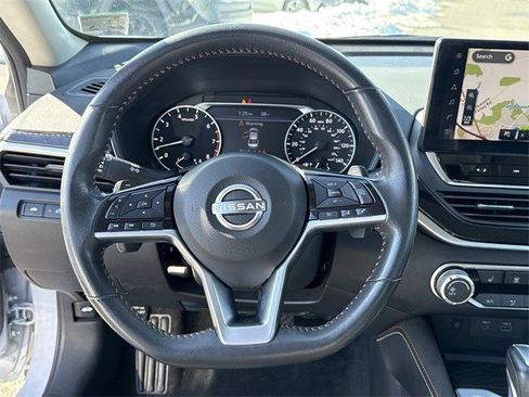 Used 2023 Nissan Altima 2.5 SR w/ SR Premium Package image 19