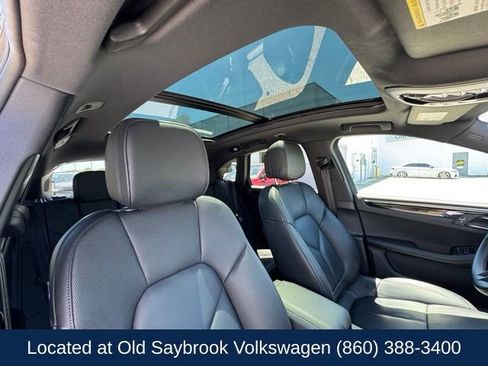 Used 2023 Porsche Macan AWD/4WD image 30