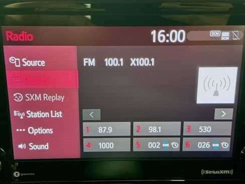 Used 2021 Toyota Corolla LE image 19