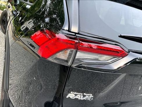 Used 2020 Toyota RAV4 XLE w/ All Weather Liner Package AWD/4WD image 17