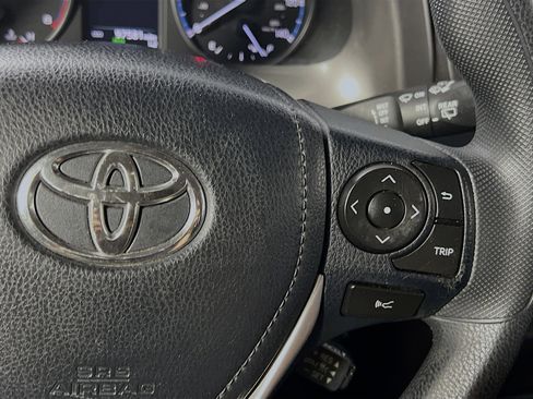 Used 2017 Toyota RAV4 LE FWD image 20