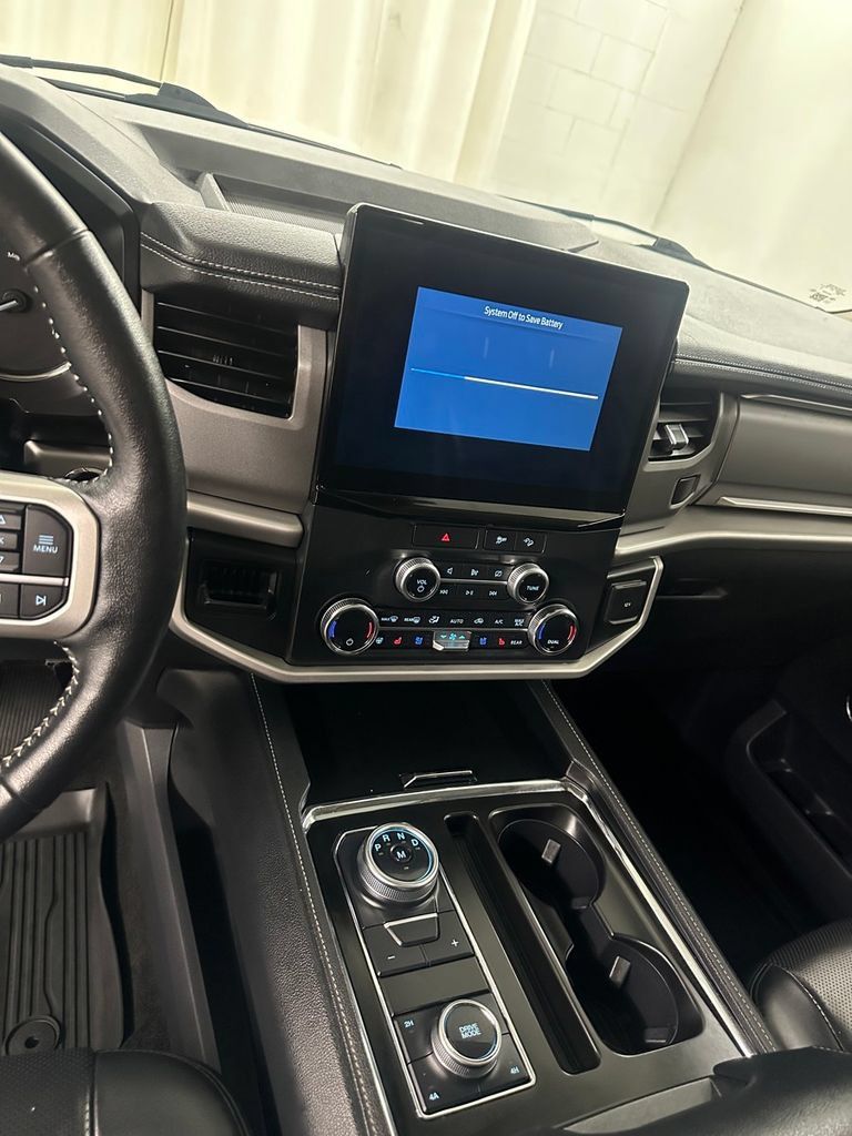 Used 2022 Ford Expedition XLT AWD/4WD image 16