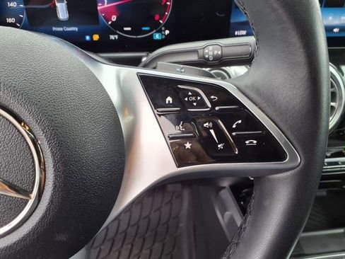 Used 2024 Mercedes-Benz GLB 250 4MATIC image 24