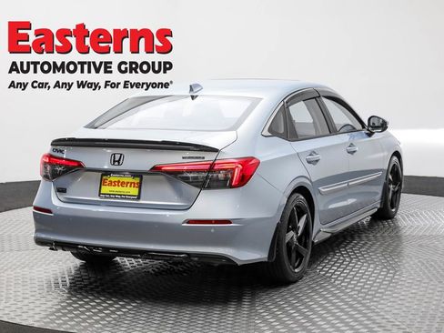 Used 2022 Honda Civic Touring image 5